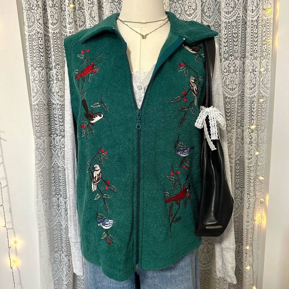 Vintage Oceania Green Embroidered Cardinals Birds Fleece Vest